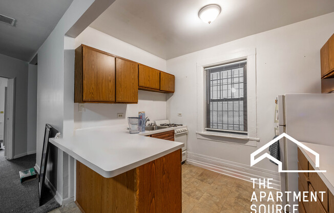 1627 N Winchester Ave 2