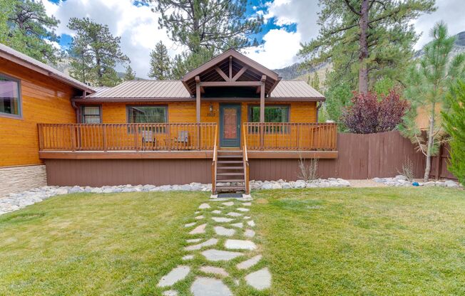 Peaceful Mountain Retreat with Stunning Views in Mount Charleston!