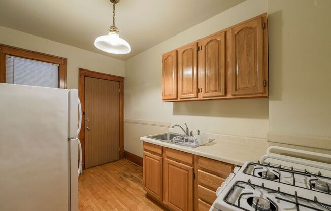 3837 Grand Ave South