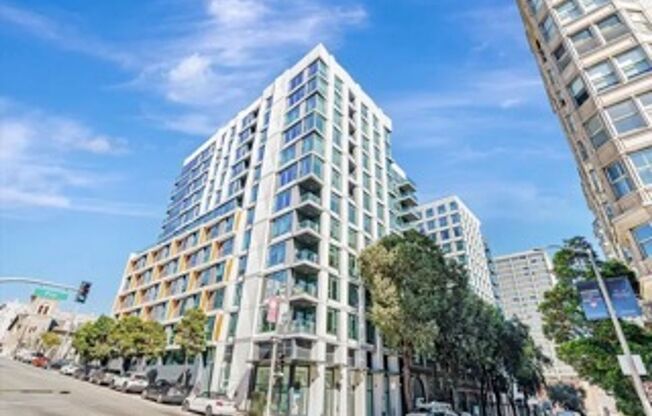 EPIC REA - Live at The Rockwell - View Corner Condo/2 BR/2 BA/Pkg/Amenities