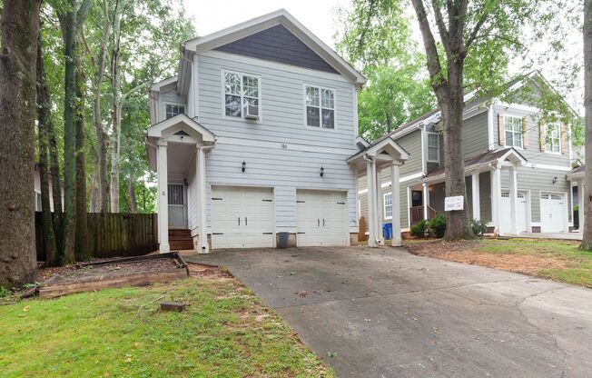 3bd/2ba Duplex Unit w/ Garage in Ideal Location!