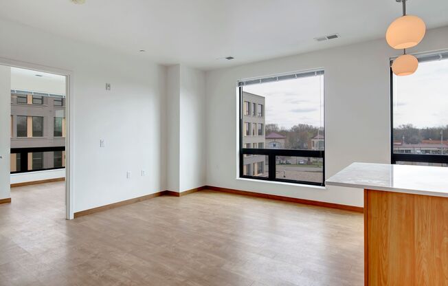 2 beds, 1 bath, 751 sqft, $1,310, Unit A301