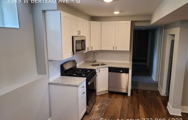 3549 W BERTEAU AVE