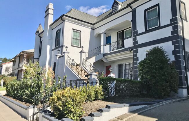 Stunning Downstairs Newly Remodeled Unit with 4 Bedrooms and 2 Bathrooms NOW AVAILABLE!!