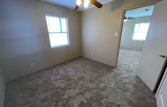 2 beds, 1 bath, $1,095