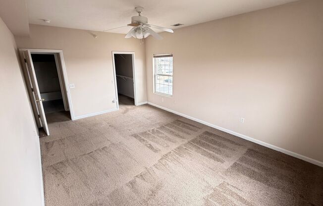 2 beds, 1 bath, 1,131 sqft, $1,252, Unit 01-302