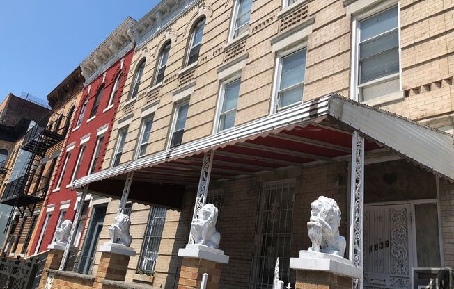 1839 PARK PL
