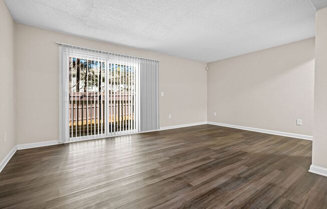 3 beds, 2 baths, 1,300 sqft, $1,399, Unit 118