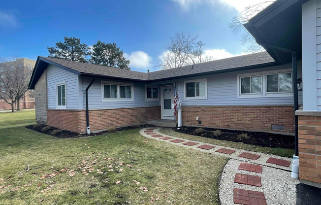 201 REDWOOD AVE