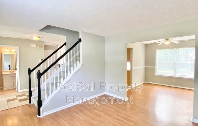 815 CHAPIN WOOD DR