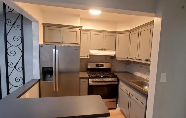 3 beds, 1 bath, $3,500, Unit 1