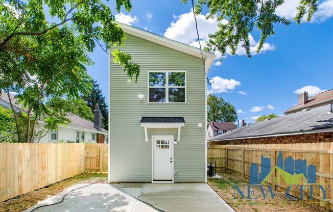 2 beds, 2.5 baths, $1,964