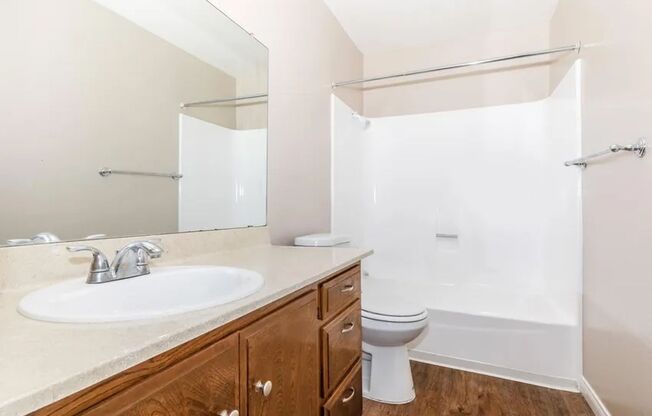 2 beds, 1 bath, 950 sqft, $1,445, Unit 26