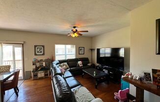 3 beds, 2 baths, $1,400