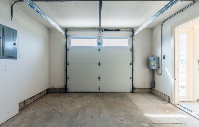 Skyridge Townhouses – Modern 3-Story Living in South Seattle’s Bryn Mawr‑Skyway, Stylish,and  Spacious