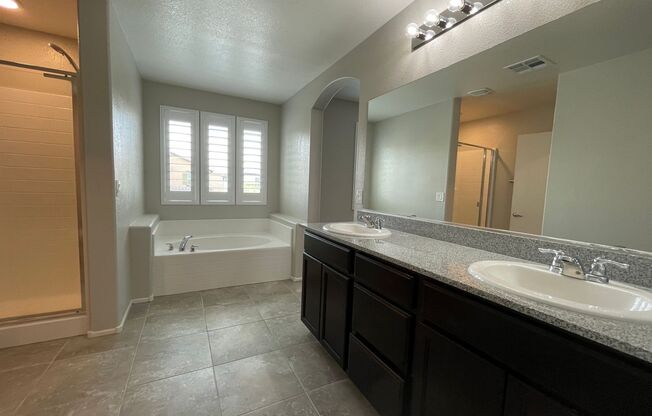 Gorgeous 2 Story Home close to Schools, Shopping, Parks!