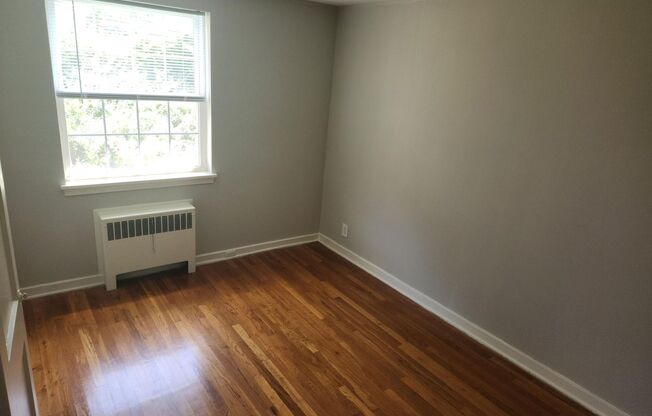 2 beds, 1 bath, 897 sqft, $2,265, Unit A-05