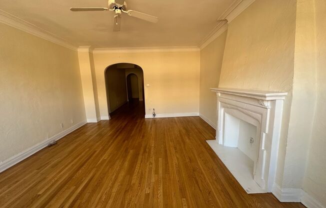 1 bed, 1 bath, 962 sqft, $1,560, Unit New King Edward  503