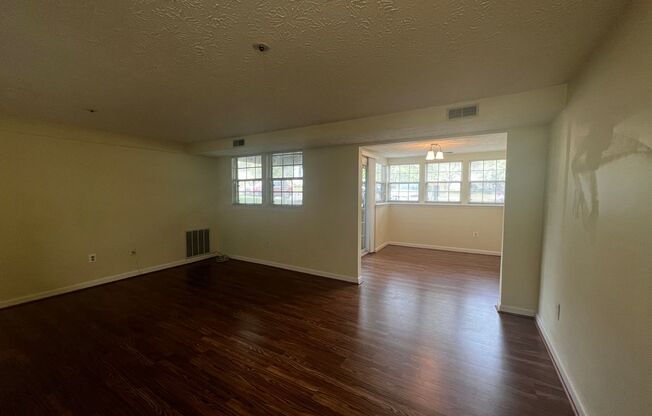 Amazing 2 BR/2 BA Condo in Elkridge!