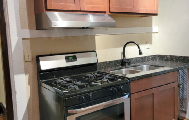 Classic Vintage apartments in Fantastic Midway location