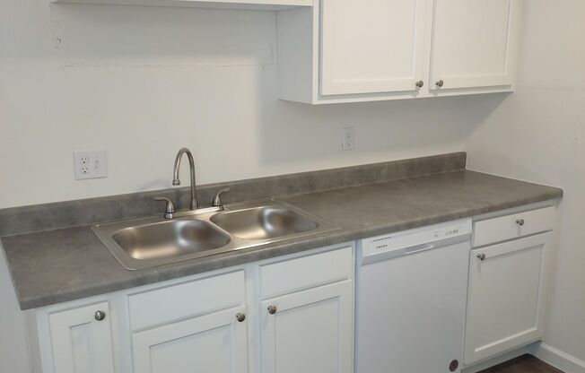 2 beds, 1 bath, 761 sqft, $1,150, Unit 131