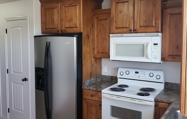 2 beds, 1 bath, $1,195