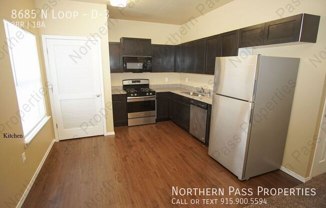 8685 N LOOP