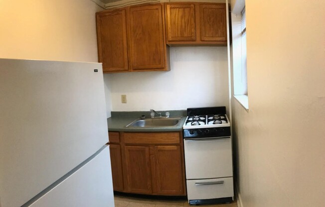 Studio, 1 bath, 487 sqft, $1,225, Unit Fifth 201