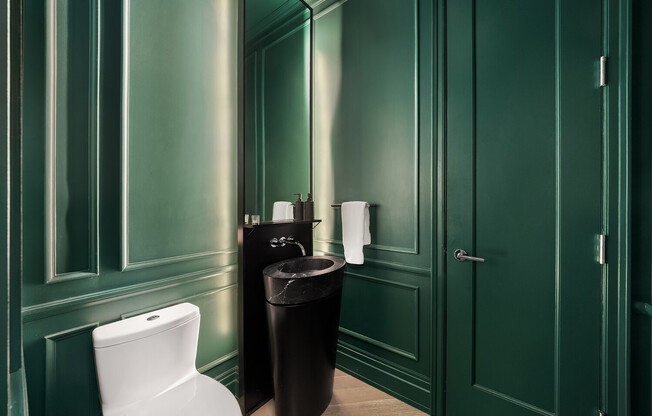 1 bed, 1.5 baths, 895 sqft, $9,950, Unit 4J