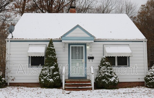 740 E 254 ST