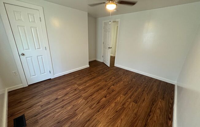 3 beds, 1 bath, $1,200, Unit Apt A