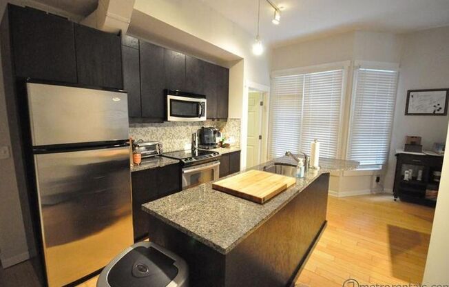 2 beds, 1 bath, $1,850, Unit 842-A