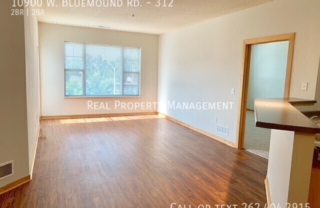 10900 W BLUEMOUND RD