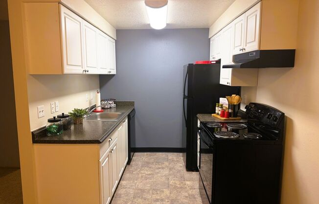 2 beds, 1 bath, 800 sqft, $1,719, Unit 7953
