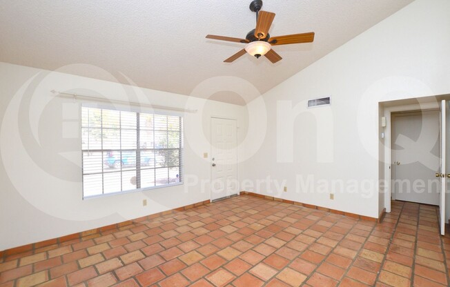 1559 E DRAKE DR