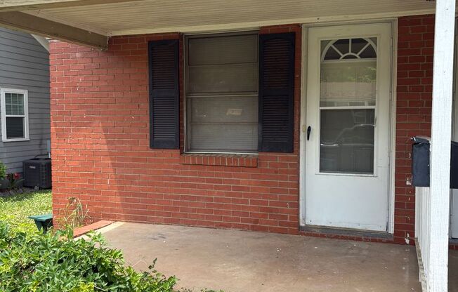 Cozy 2 Bedroom Duplex (Move in Special if you move in by May 15,2025)