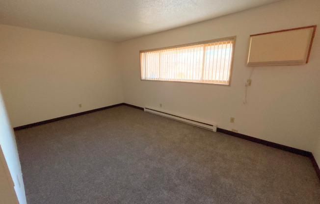 Studio, 1 bath, 500 sqft, $650, Unit 215