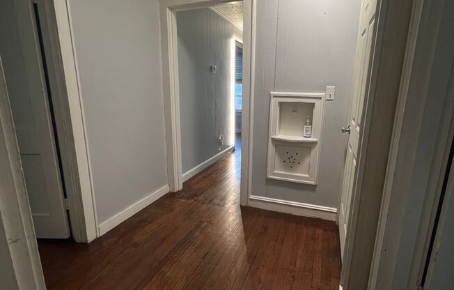 2 beds, 1 bath, $900