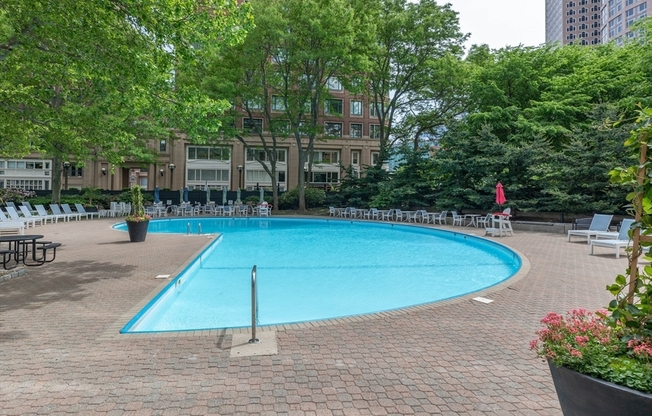 1 bed, 1 bath, 862 sqft, $4,100, Unit 33E