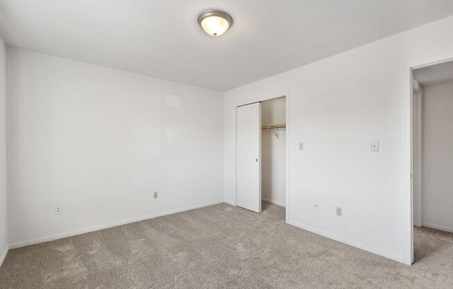 2 beds, 1 bath, 960 sqft, $1,350, Unit 199-8