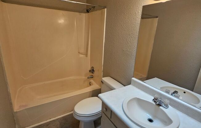 2 beds, 1 bath, $1,000