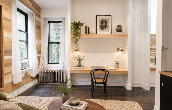 212 E 13 ST