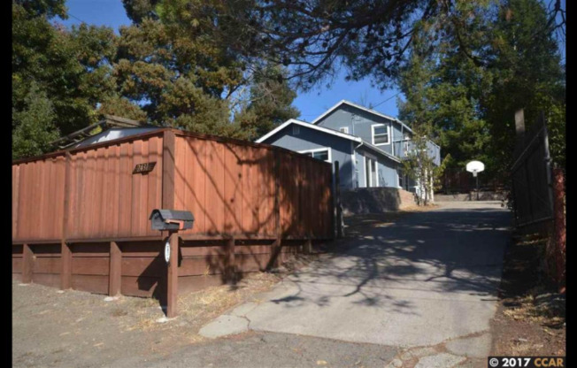 2431 MONTEREY AVE
