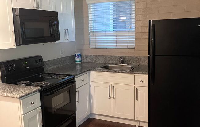 1 bed, 1 bath, 580 sqft, $825, Unit 17