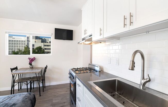 Studio, 1 bath, 126 sqft, $1,237.5, Unit 124