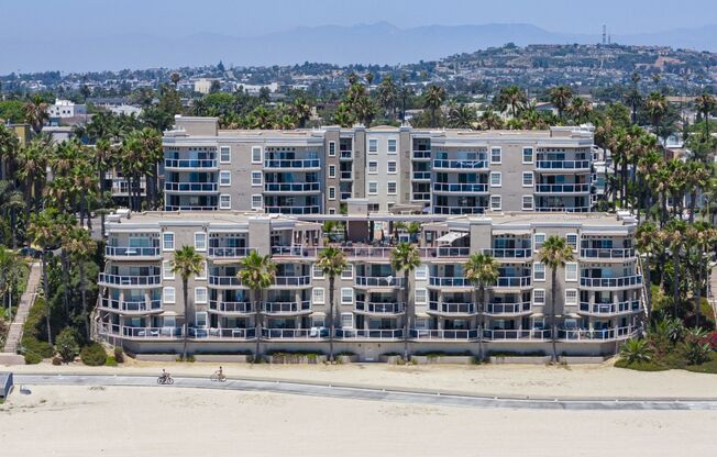 Beachfront Oasis - 3 bed 2 bath in Alamitos Beach