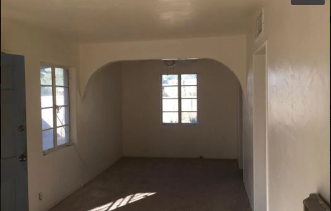 2 Bed / 1 Bath Home