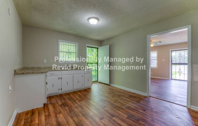 3 beds, 1 bath, $1,050