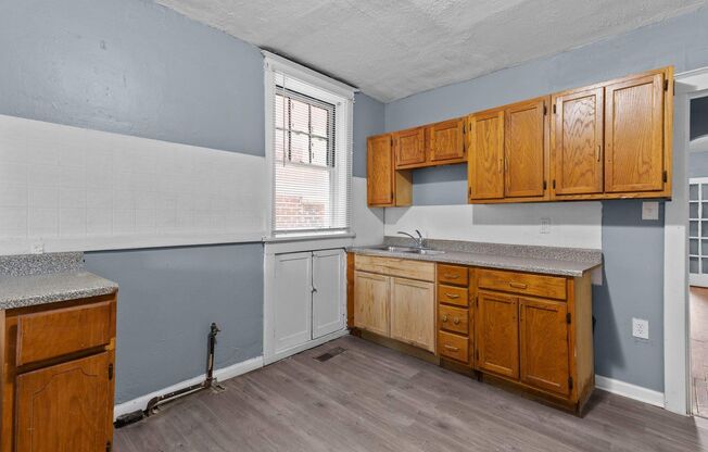 1 bed, 1 bath, $850, Unit 4462 Bircher - 1st Floor