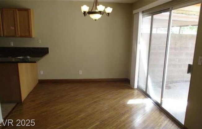 Single-story townhouse 3 bedrooms